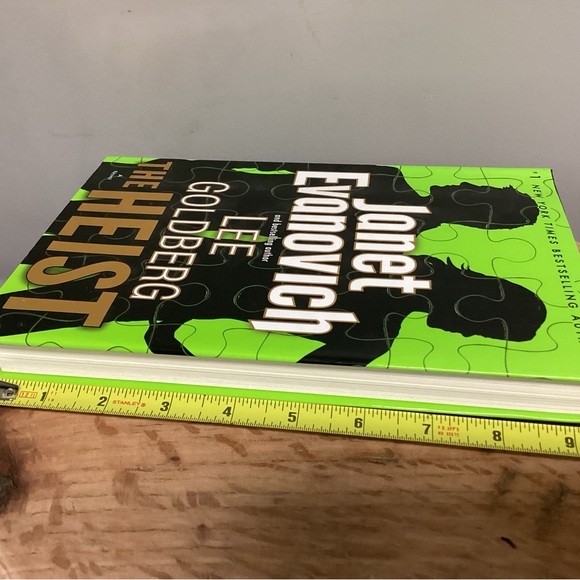 “2/$10” - The Heist - Janet Evanovich & Lee Goldberg - Hardback Edition - Novel - Picture 8 of 11